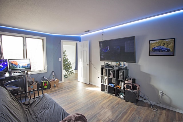 105 Little Oak Ln Unit 105, Rocky Hill, CT 06067 - living room featuring wood finished floors and baseboards
