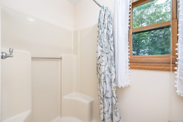 6 Old Sawmill Dr, Beacon Falls, CT 06403 - bathroom with curtained shower