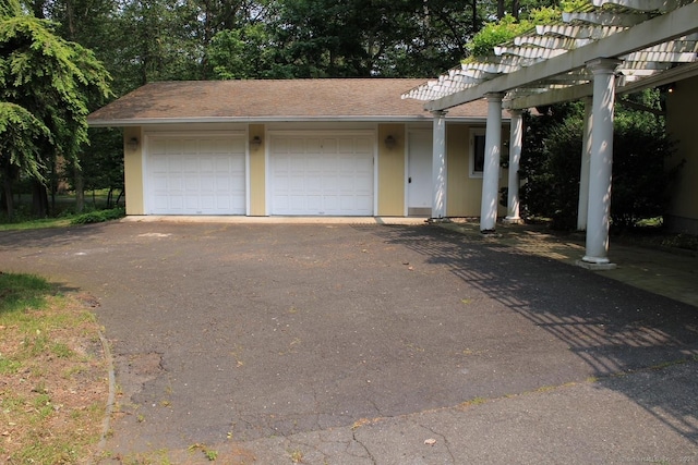 20 Shady Acres Rd, Darien, CT 06820 - garage with driveway