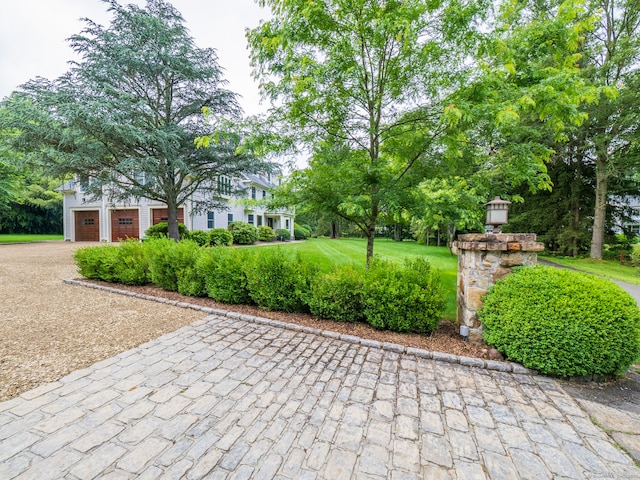 565 Danbury Rd, Wilton, CT 06897 - surrounding community featuring driveway