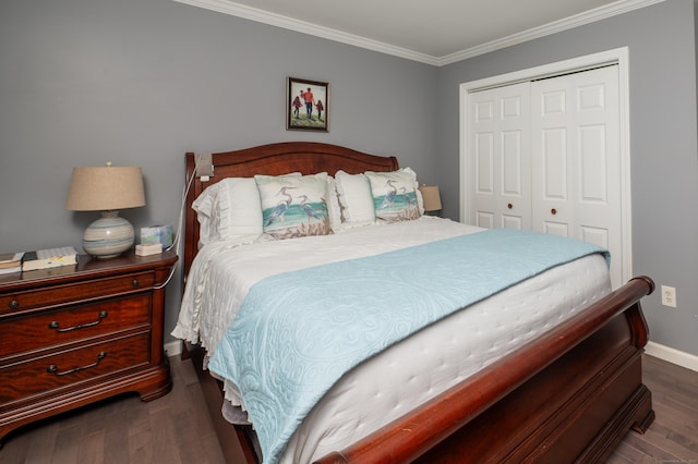 5 Pope St, New Haven, CT 06512 - bedroom featuring a closet, ornamental molding, and wood finished floors