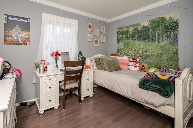 5 Pope St, New Haven, CT 06512 - bedroom with dark wood-style floors and crown molding