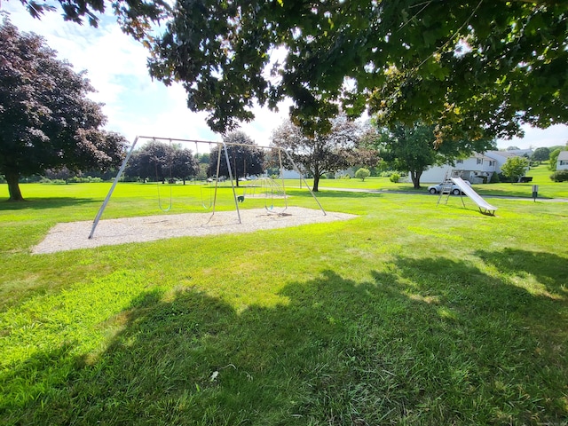 16 Seymour Rd Unit 9B, East Granby, CT 06026 - view of community featuring a lawn