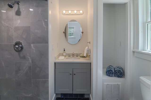 182 Bennetts Farm Rd, Ridgefield, CT 06877 - bathroom with a tile shower and vanity
