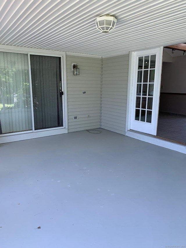 180 Round Hill Rd, Cheshire, CT 06410 - view of patio / terrace