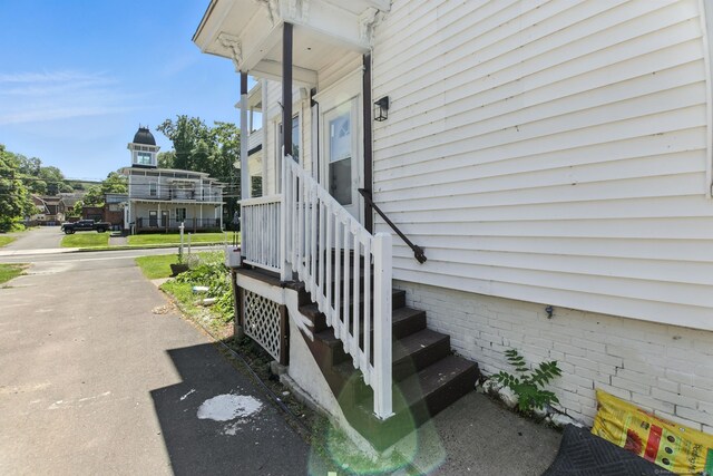 93 S St, Bristol, CT 06010 - doorway to property