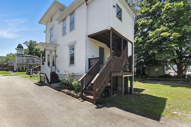 93 S St, Bristol, CT 06010 - view of front of property featuring a front yard