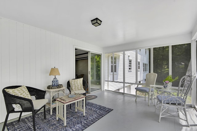 3 Deerfield Dr, Clinton, CT 06413 - living area featuring concrete flooring