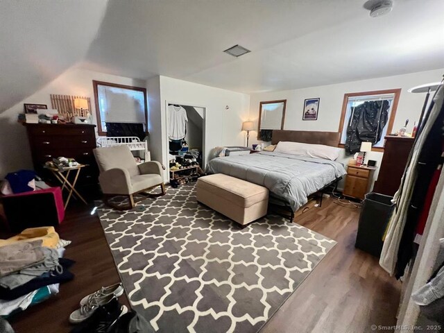 32 Beaver Hill Rd, Greenburgh, NY 10523 - bedroom featuring wood finished floors