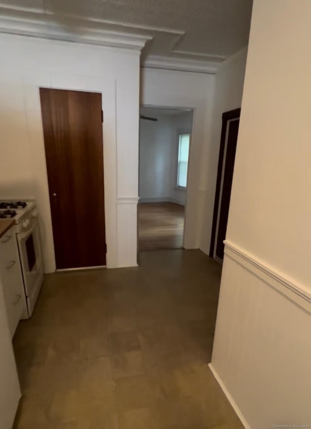228 Elm St, Meriden, CT 06450 - view of corridor