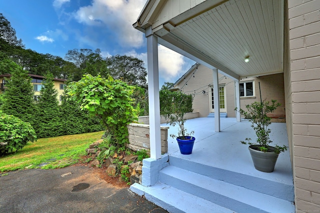 90 Edgewood Way, New Haven, CT 06515 - view of patio