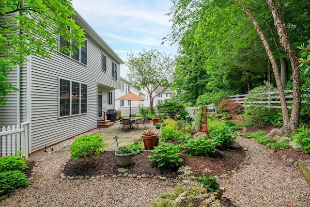 7 Concord Ct Unit 7, Southbury, CT 06488 - view of yard with a patio