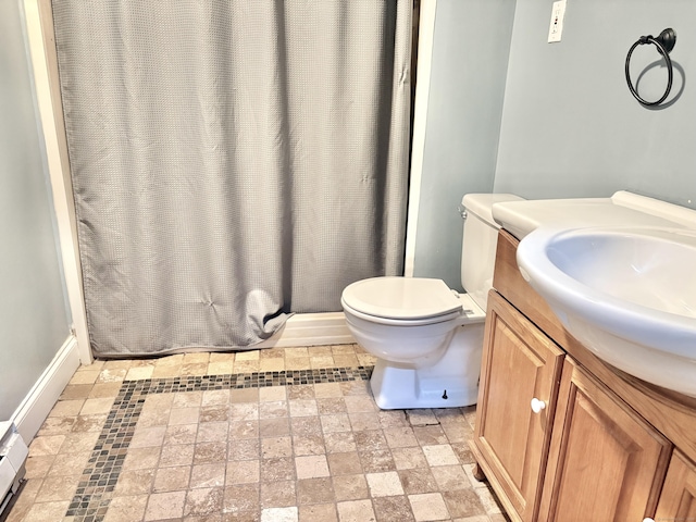 154 Golden St, Norwich, CT 06360 - full bath with vanity and a shower with shower curtain