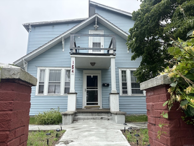 154 Golden St, Norwich, CT 06360 - view of front of house featuring a balcony