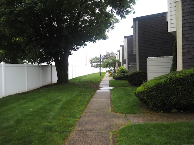 208 W Walk Unit 208, West Haven, CT 06516 - view of yard