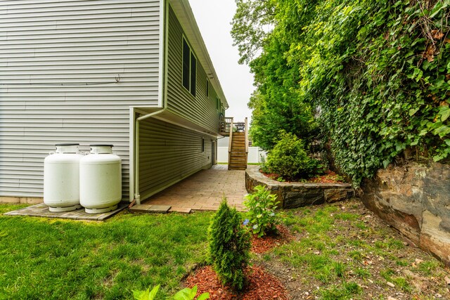 533 Seltsam Rd, Bridgeport, CT 06606 - photo 27