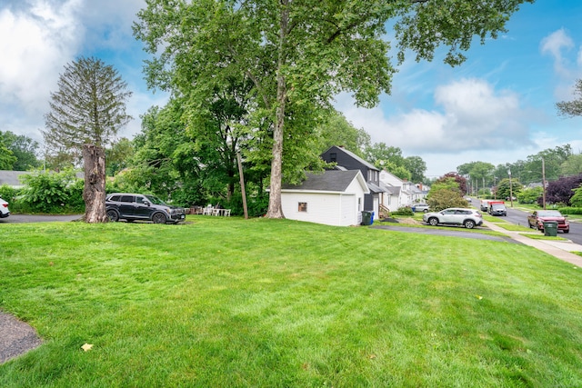 546 S Quaker Ln, West Hartford, CT 06110 - view of green lawn featuring view of scattered trees