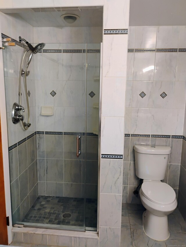 3 Rye Ridge Parkway, West Hartford, CT 06117 - full bath featuring a stall shower and tile walls