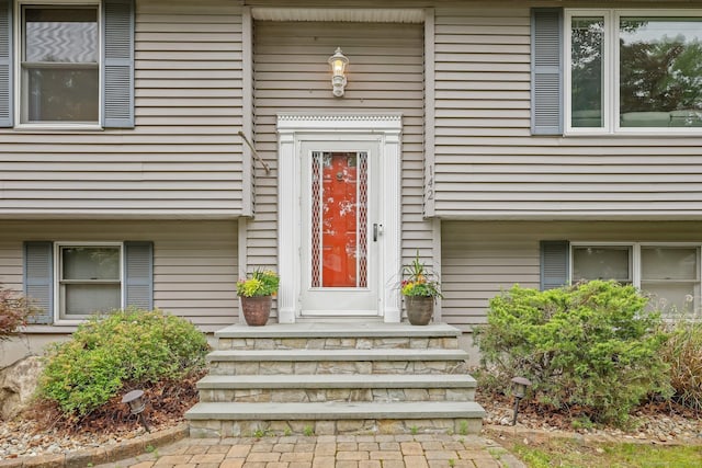 142 Raffia Rd, Enfield, CT 06082 - property entrance