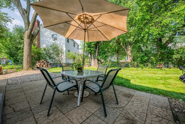 112 Shadow Ln, West Hartford, CT 06110 - view of patio / terrace with outdoor dining area