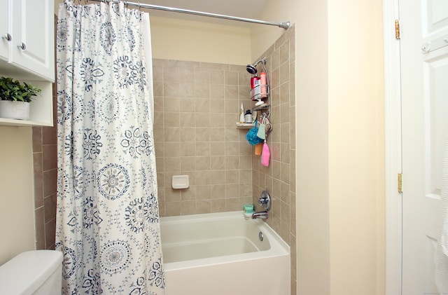 140 Thompson St Apt 16A, East Haven, CT 06513 - full bathroom featuring shower / bath combo and toilet