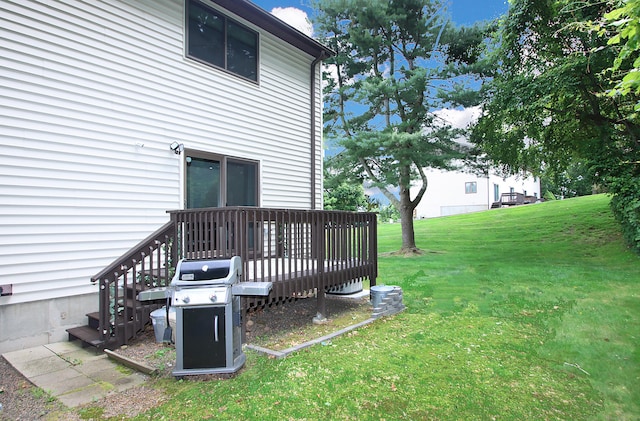 140 Thompson St Apt 16A, East Haven, CT 06513 - view of grassy yard featuring a wooden deck