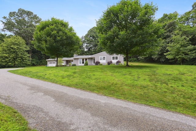 40 Chestnut Ln, Hamden, CT 06518 - ranch-style home with a front lawn and a garage