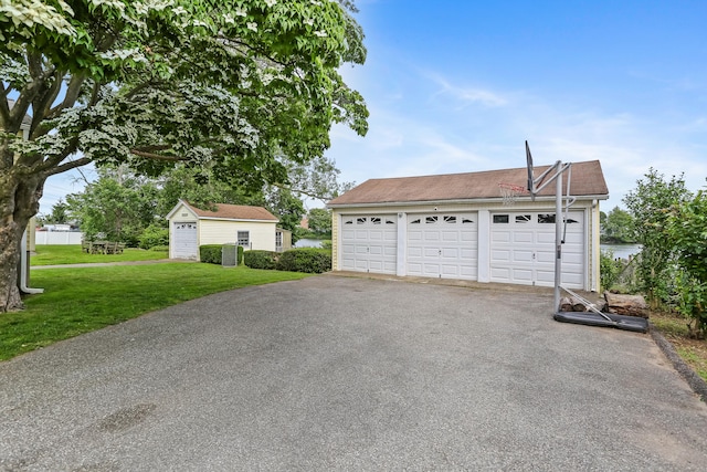 96 Kenwood Ave, Fairfield, CT 06824 - view of detached garage