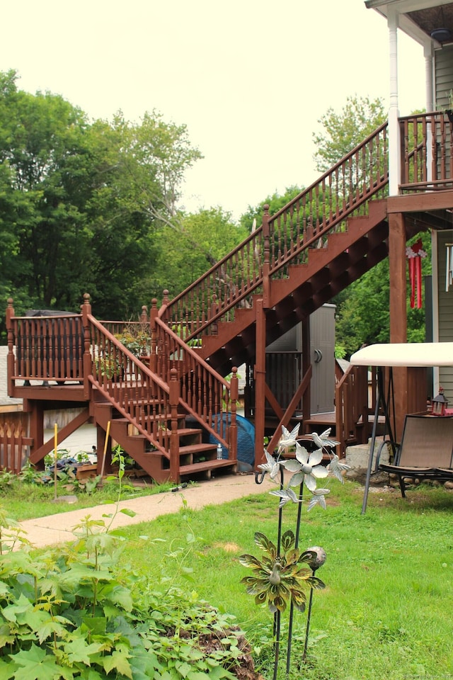 51 Main St, Thompson, CT 06255 - view of green lawn with stairs