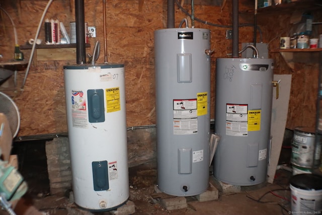 51 Main St, Thompson, CT 06255 - utilities featuring electric water heater