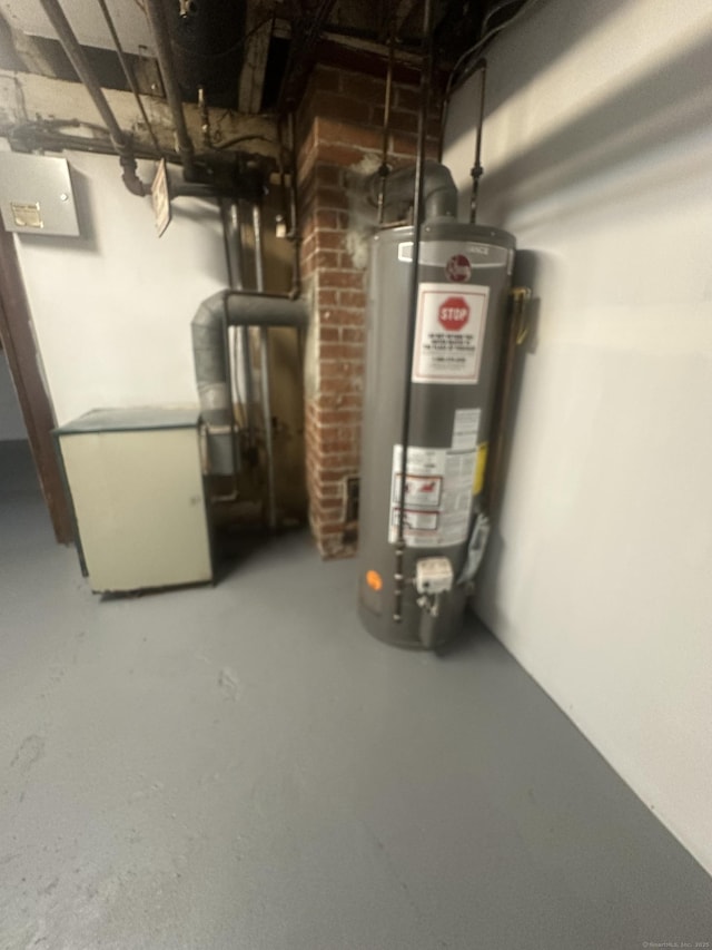 27 Woodbridge Ave, East Hartford, CT 06108 - utility room with gas water heater