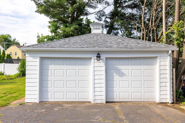 19 Robert St, Hamden, CT 06514 - view of detached garage