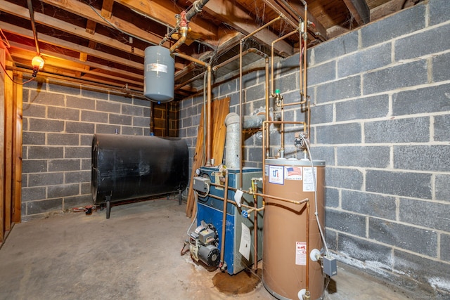 19 Robert St, Hamden, CT 06514 - utilities featuring electric water heater, oil tank, and a heating unit