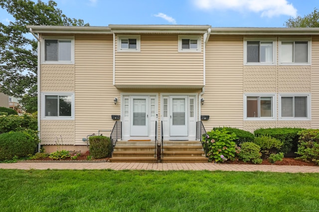 75 Cos Cob Ave Apt 10, Greenwich, CT 06807 - photo 2