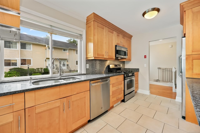 75 Cos Cob Ave Apt 10, Greenwich, CT 06807 - photo 4