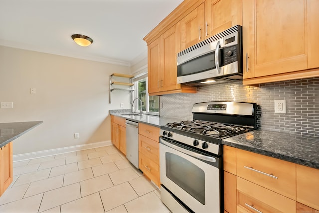 75 Cos Cob Ave Apt 10, Greenwich, CT 06807 - photo 6