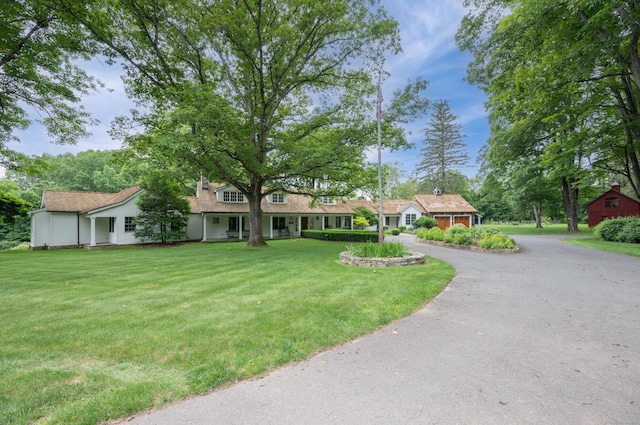 509 Main St N, Woodbury, CT 06798 - single story home featuring a front lawn
