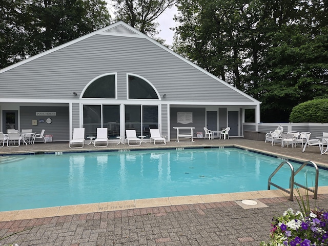 51 Hale Ln Unit 51, Darien, CT 06820 - community pool with a patio area