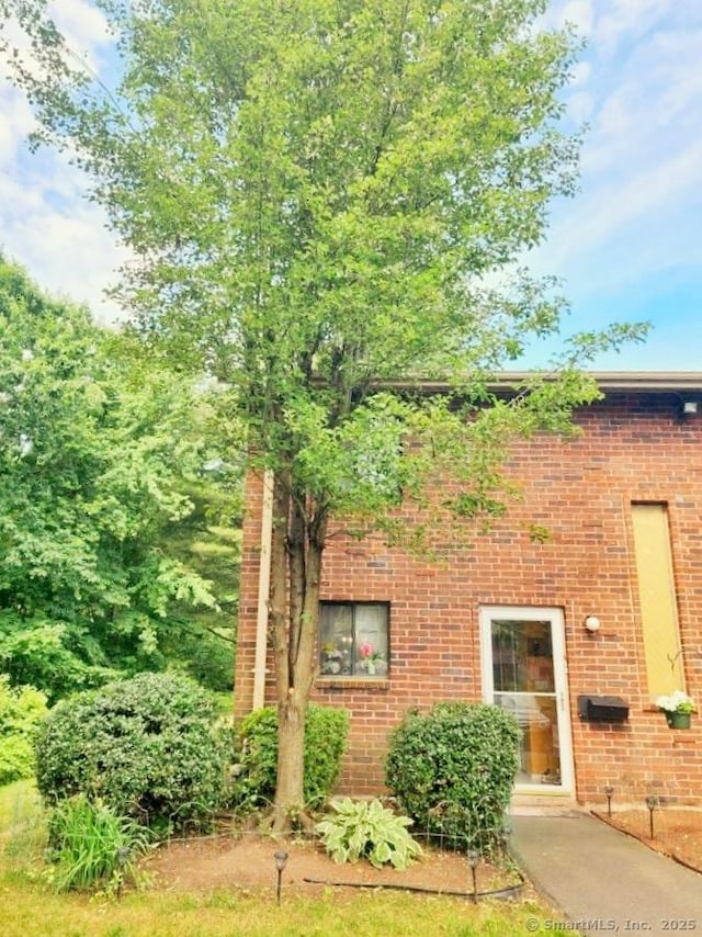 218 Wakefield Cir Unit 218, East Hartford, CT 06118 - photo 1