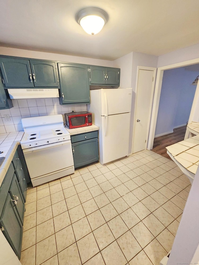 218 Wakefield Cir Unit 218, East Hartford, CT 06118 - photo 3