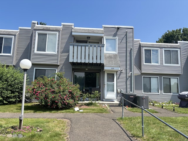 12 Cedar Ct Unit D, East Haven, CT 06513 - multi unit property featuring a balcony and a front yard