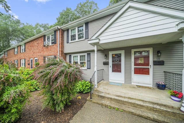 81 E Pattagansett Rd Apt 17, East Lyme, CT 06357 - photo 1