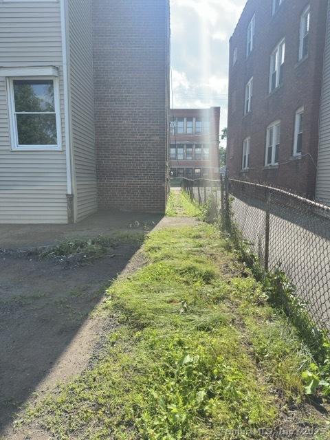 26 Groton St, Hartford, CT 06183 - photo 12