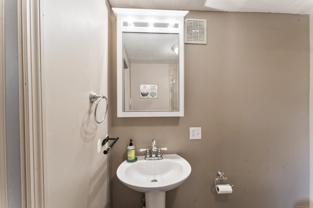 17 Stony Brook Rd, Brookfield, CT 06804 - bathroom with a sink