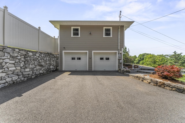17 Stony Brook Rd, Brookfield, CT 06804 - view of property exterior with driveway and a garage