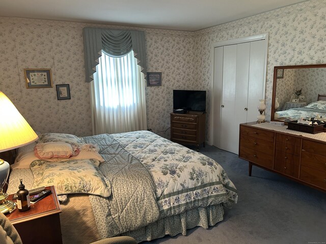 16 Round Hill Cir, Naugatuck, CT 06770 - carpeted bedroom featuring a closet and wallpapered walls