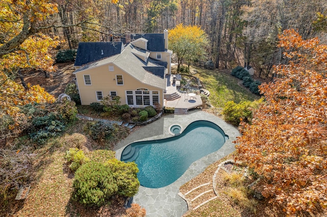 604 W Lake Ave, Guilford, CT 06437 - view of subject property with a pool