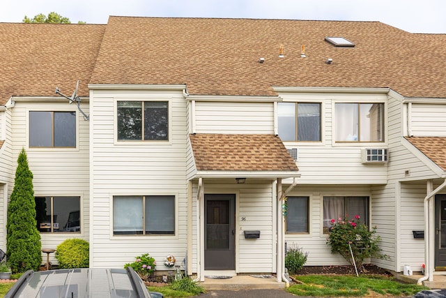 85 N Main St Unit 96, East Hampton, CT 06424 - multi unit property featuring roof with shingles