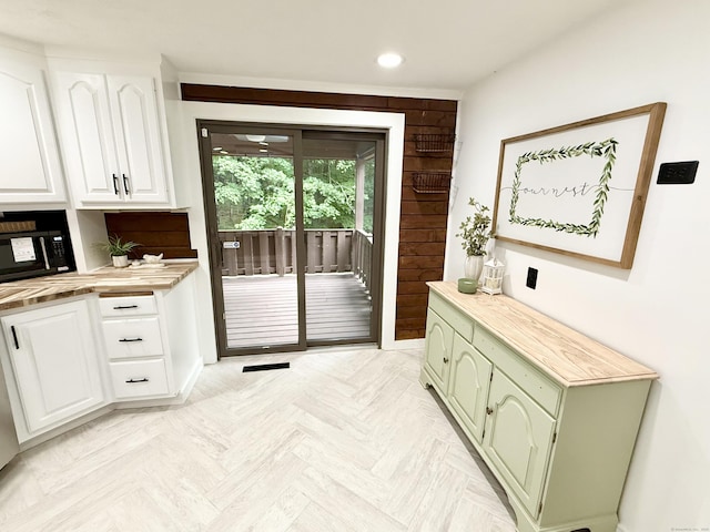 3951 S St, Coventry, CT 06238 - entryway featuring recessed lighting