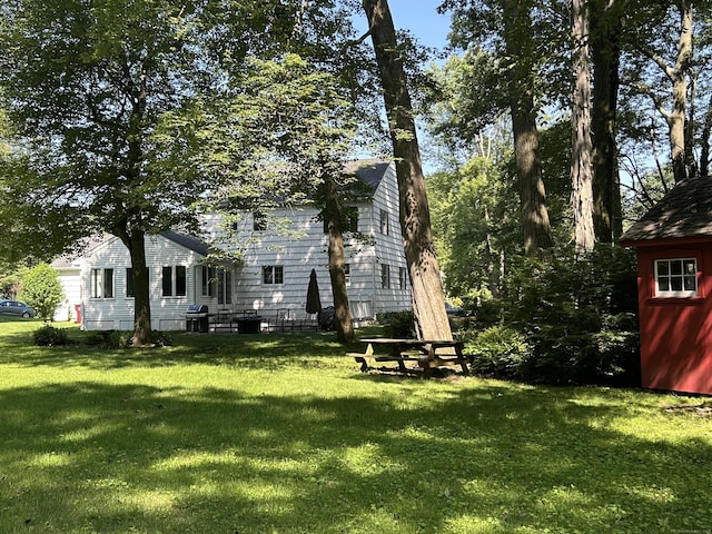 25 Tanglewood Ln, Naugatuck, CT 06770 - view of grassy yard